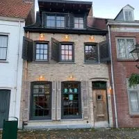 Herenhuis aan het water in centrum Sluis, hotel u gradu Sluis