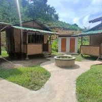 Tony's Country Glamping with chalet with private wash room accommodation, hotel i El Nido