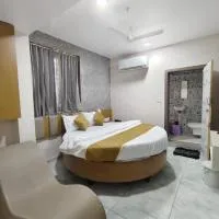 Hotel Metro, מלון בHimatnagar