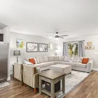 쾨르드알렌에 위치한 호텔 Hot Tub, Sleeps 12, Well-Stocked Kitchen, Central Location, Modern Home