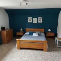 Chambre spacieuse climatisée - Petit déjeuner inclus, hótel í Euville