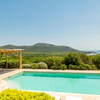 Villa Palombaggia vue mer panoramique plage 9 min &agrave; pied, kh&aacute;ch sạn ở Porto-Vecchio