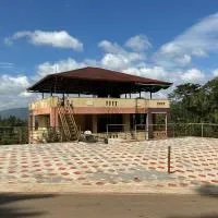Viesnīca Highway Motel pilsētā Kalasa