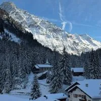 Spacious apartment, hotel em Fionnay