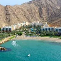 DoubleTree By Hilton Muscat Al Waha, отель в Маскате