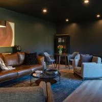 Trailhead by Weekender, hotel di Tupper Lake