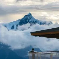 LOSTVILLA(Deqin Meri Snow Mountain), hotelli kohteessa Diqing