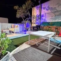 גבעת האלון, hotel Ein Kinya városában