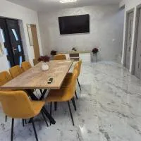 Casa Maxi, hotel en Gherla