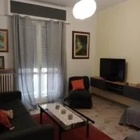 ATTENTI AL GATTO!Accommodation in the town center, on a private courtyard, hotel a CastellʼAlfero