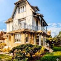 Villa Georgia - El&eacute;gante villa anglo-normande avec jardin - Plage &agrave; 100 m, hotel a B&eacute;nerville-sur-Mer