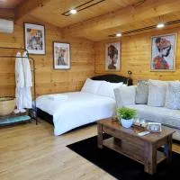 Log Cabin, hotel in Rainham
