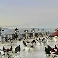 JK Clarks Exotica - Centrally Located with Stunning Valley View, hotel sa Dalhousie