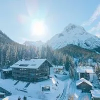New Hotel Kristberg in Lech with SPA, outdoor pool and view, hotel en Lech am Arlberg