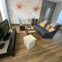 Escale des lacs paisible cocon en centre ville, hotel em Jugon Les Lacs