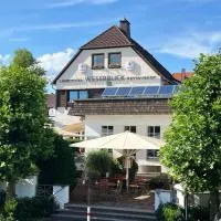 Landhotel Weserblick, hotel di Beverungen