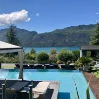 Les Suites du Lac, hotel u gradu Eks-le-Ben
