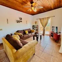 Sunset Views Apartment, West End، فندق في ويست ايند