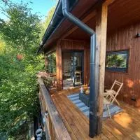 Domek nad jeziorem w górach、ミエンジブロジェ・ビャルスキエのホテル