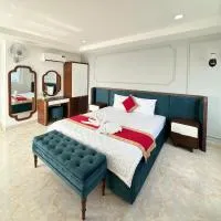 Phu Gia Hotel 13-15 Hoàng Quốc Việt, hótel í Ho Chi Minh
