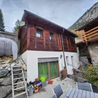 Chalet en montagne, хотел в Sembrancher