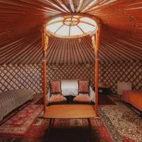 Glamping yurt at Sequoia Highland Camp, Hotel in Miramonte