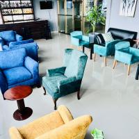 Tris Estates Hotel & Suites, kh&aacute;ch sạn gần Spriggs Payne Airport - MLW, Dwarzohn