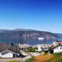 Quiet Fjord House in Utvik with Panoramic Views, Spacious and Private, hotel em Stryn