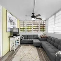 Tropical Naguabo Beach House Pool n Beach, hotel din Naguabo