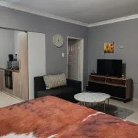 Ekukhanyeni Guest house, hotel u gradu Kwaluseni