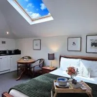 Sandstone Suites - In the heart of Port Fairy, хотел в Порт Феъри