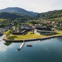 Hardangerfjord Hotel, hotel em Øystese