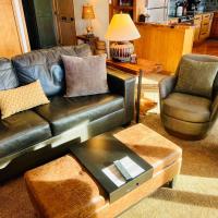 Aspen Chalet 976, kh&aacute;ch sạn gần S&acirc;n bay Aspen-Pitkin County - ASE, Aspen