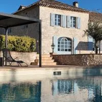 Domaine de pierre blanche, hotel in Pern