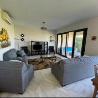 embty, hotel cerca de Aeropuerto internacional Sphinx - SPX, Sheikh Zayed