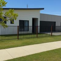 Azure Abode，位于布罗利莫鲁亚机场 - MYA附近的酒店