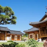Hanok Stay POONGSONGJAE Andong 풍송재，Chidang的飯店