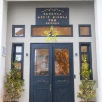 Μεσιέ Νικολά 700:  bir otel