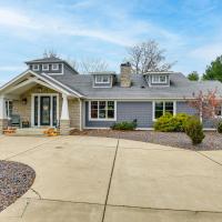 Great for Groups Home 3 Mi to Dtwn Springfield!, kh&aacute;ch sạn gần Capital Airport - SPI, Springfield