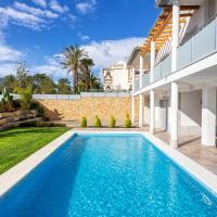 Luxury Vau Beach Villa with Private Heated Pool, hotel a Portim&atilde;o