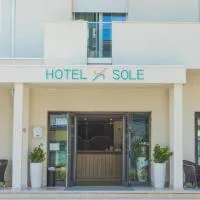 Hotel Sole, готель у місті Соттомаріна