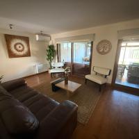 Apart Hotel Chill&aacute;n - Platinum house - Parking - Wifi - Factura, hotel near General Bernardo O'Higgins - YAI, Chill&aacute;n