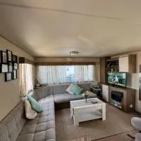 Camber Sands - Family Staycation, 3 BR, FREE WI-FI, PRIVATE PARKING, ξενοδοχείο σε Camber