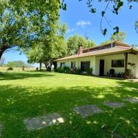 Casa Quinta El Refugio, hotel cerca de Aeropuerto internacional de Villa Gesell - Pinamar - VLG, Villa Gesell