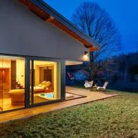 Valdora Forest Oasis - Spa Villa Fužine: Fužine şehrinde bir otel