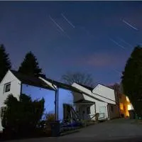 Farm House, Hirwaun Brecon Beacons with Games Barn, ξενοδοχείο σε Aberdare