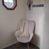 5 blocks from the hospital!，位于俾斯麦俾斯麦机场 - BIS附近的酒店