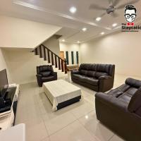 Staycation Homestay 83 Unigarden near Unimas, hotel near Senai International Airport - JHB, Kampong Saleng