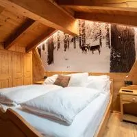 Kaiserkrone Chalet & Spa, hotel em Dimaro
