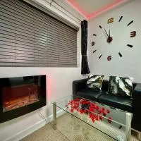 Sapphire Dreams, hotel sa Attercliffe